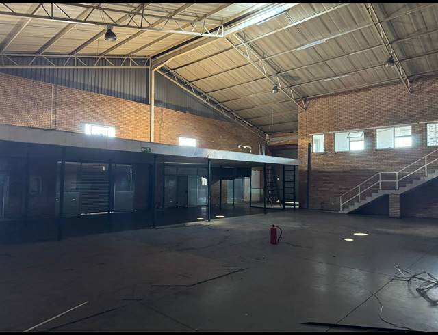 1,200M² WAREHOUSE TO LET IN PRETORIA WEST